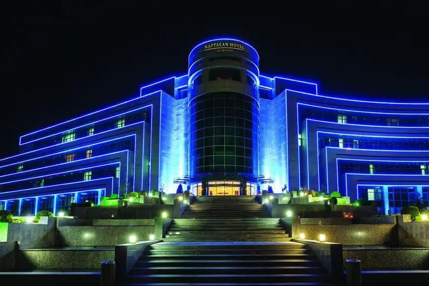 konturnoe-osveshchenie-fasada