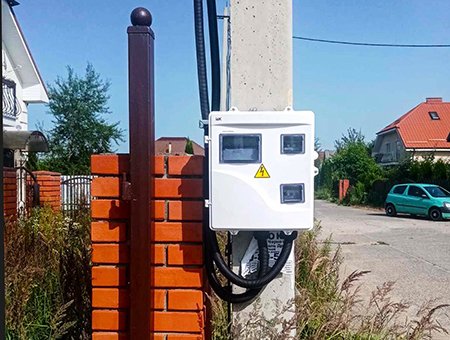 В поселке Люблино подключили участок к электросетям