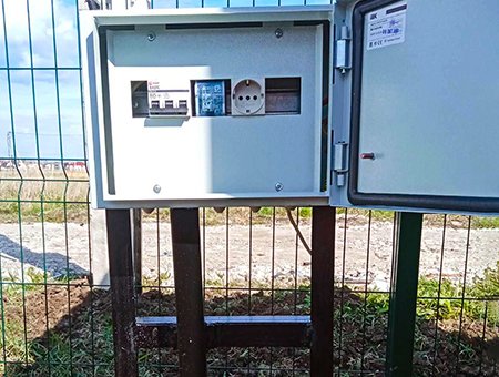 В поселке Каменка подключили участок к электросетям