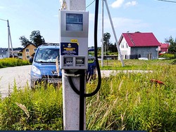 В поселке Заозерье подключили частный дом к электросетям