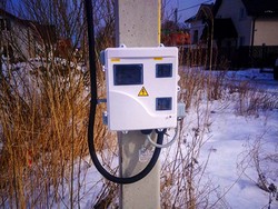 В поселке Янтарный подключили участок к электросетям