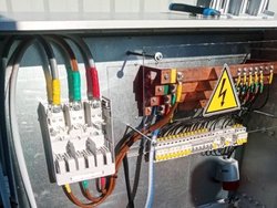 В г. Светлый выполнили электромонтажные работы