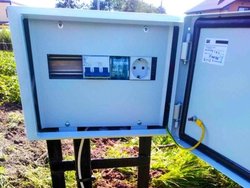 В поселке Холмогоровка подключили участок к электросетям