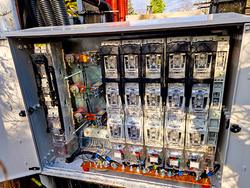 В СНТ «Чайка» заменили старый распределительный щит на новый